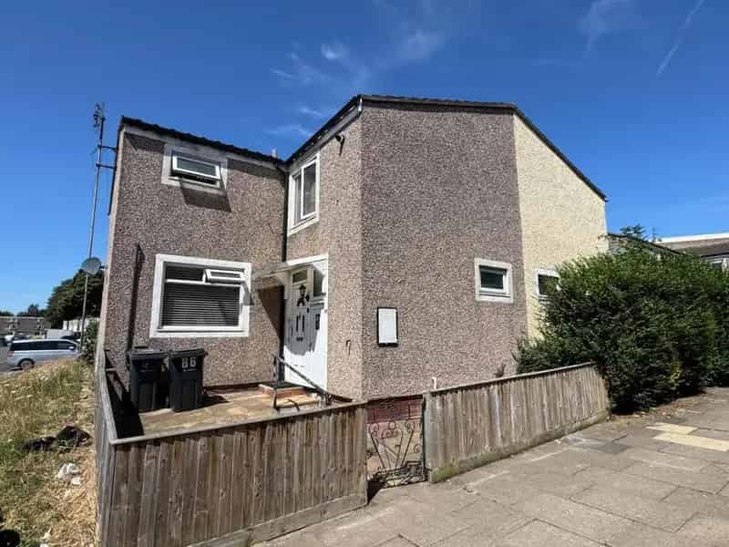 4 Bedroom End Terrace House For Sale