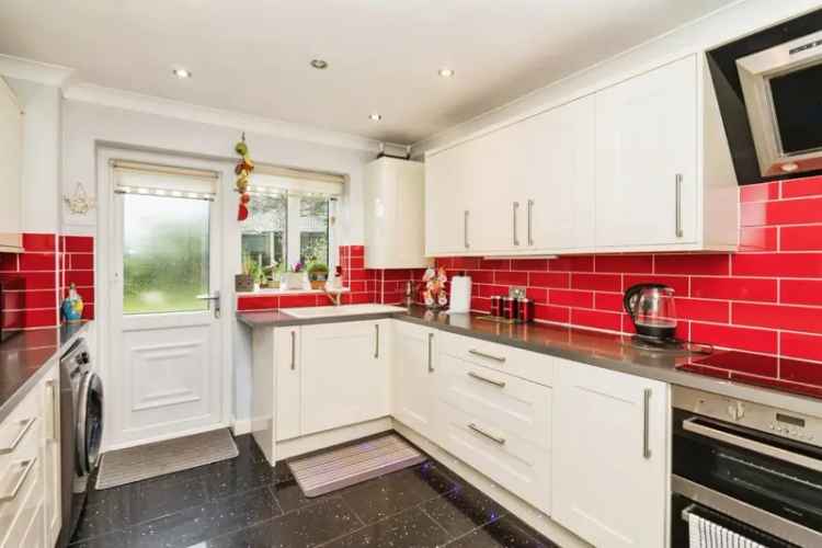 Five Bedroom Detached Home with Annex and Double Garage