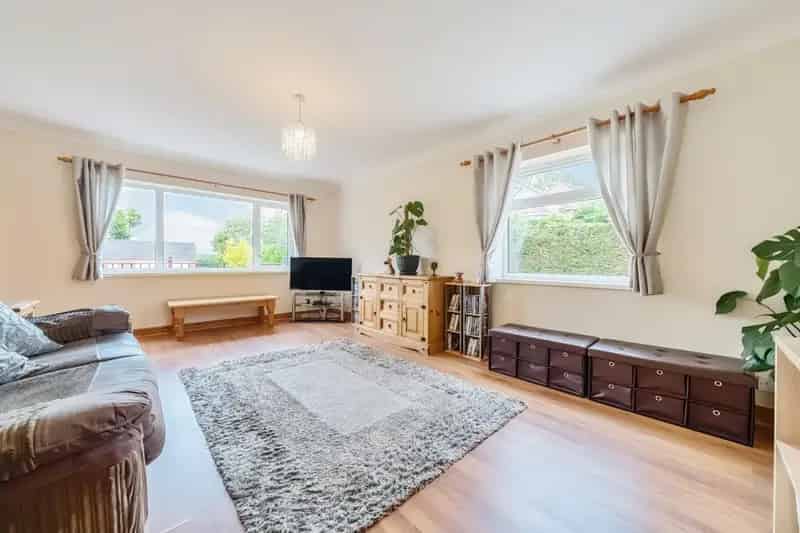 4 Bedroom Detached House For Sale 2015 sq ft