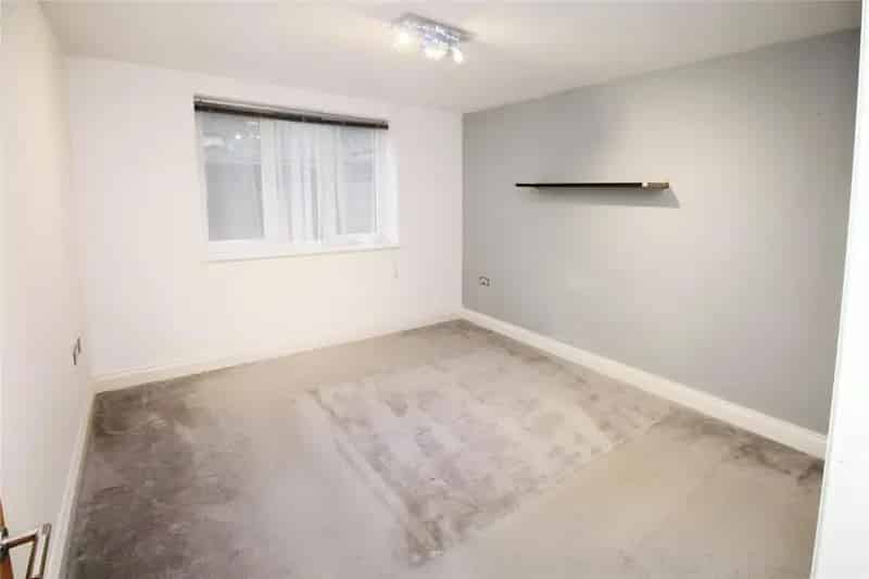 2 Bedroom Flat for Sale near Bedford Station