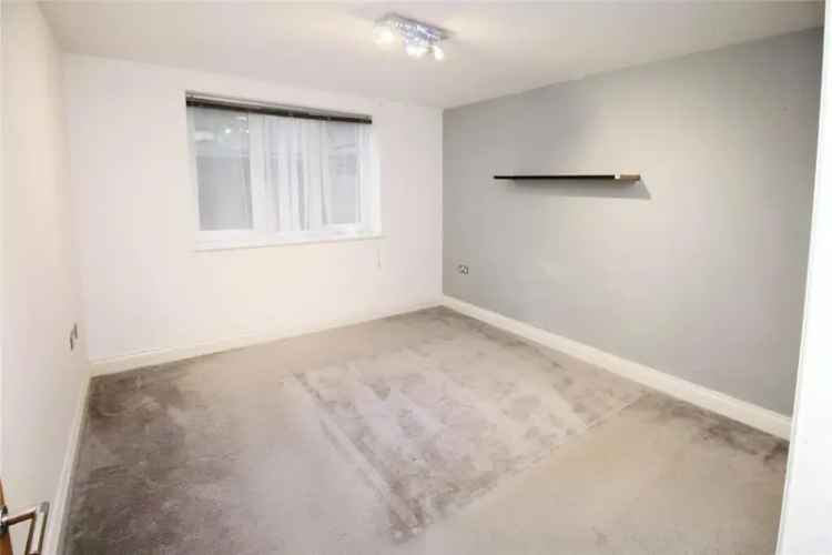 2 Bedroom Flat for Sale near Bedford Station