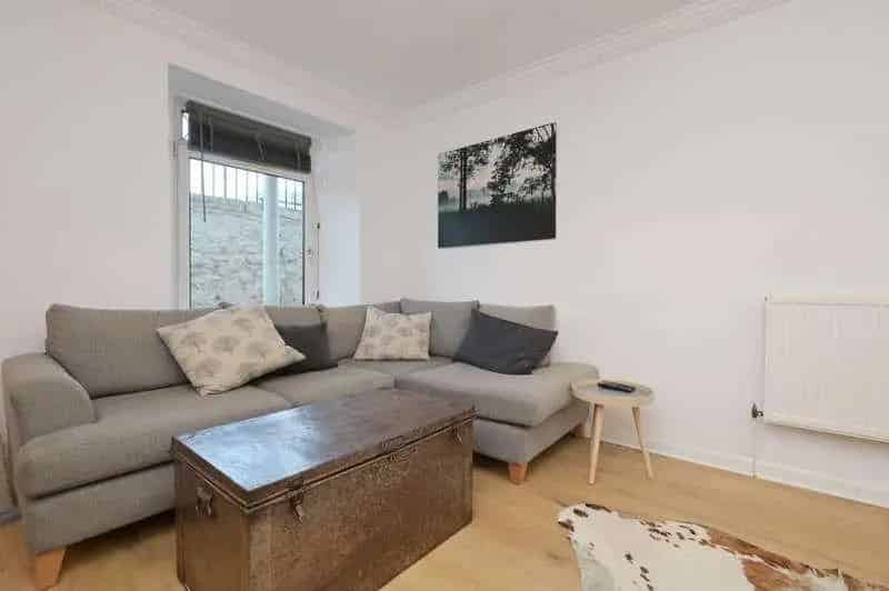 2 Bed Flat for Sale in Edinburghs TrinityNewhaven
