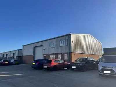 Modern Light Industrial Warehouse Unit To Let
