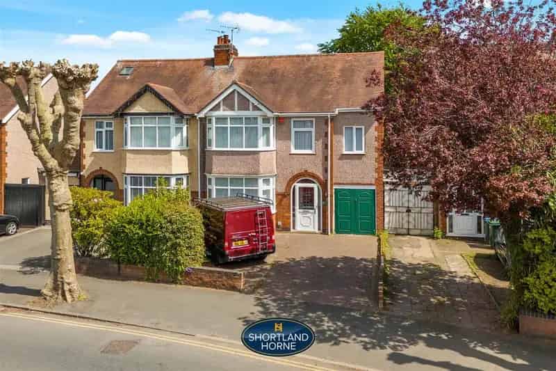 5 Bedroom Semi Detached House for Sale