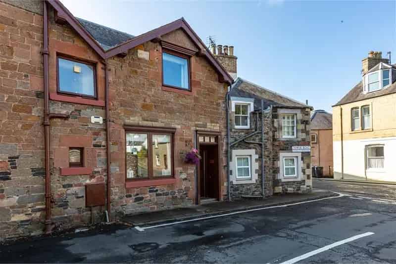 3 Bed End Terraced House with 3 Reception Rooms and Large Garden