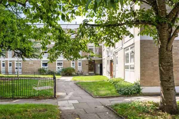 Spacious 2-Bed Flat Putney SW15  Near 800 sq ft Modern Apartment