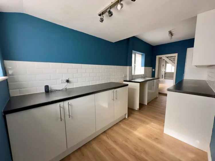 2 Bed Mid Terrace House Worksop Modern Kitchen Double Bedrooms