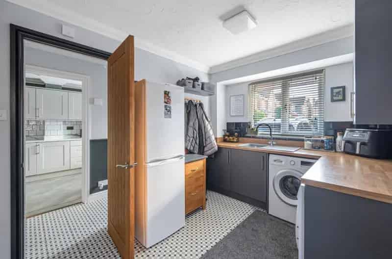 4 Bed Detached House For Sale