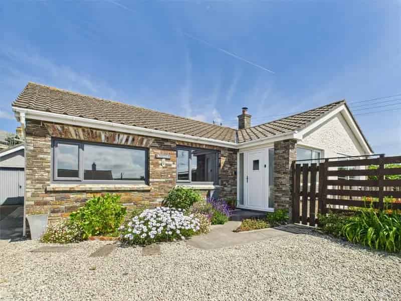3 Bedroom Bungalow For Sale