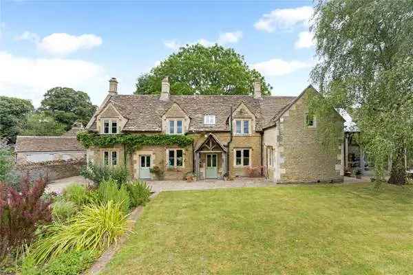 Charming 4-Bedroom Family Home Neston Wiltshire