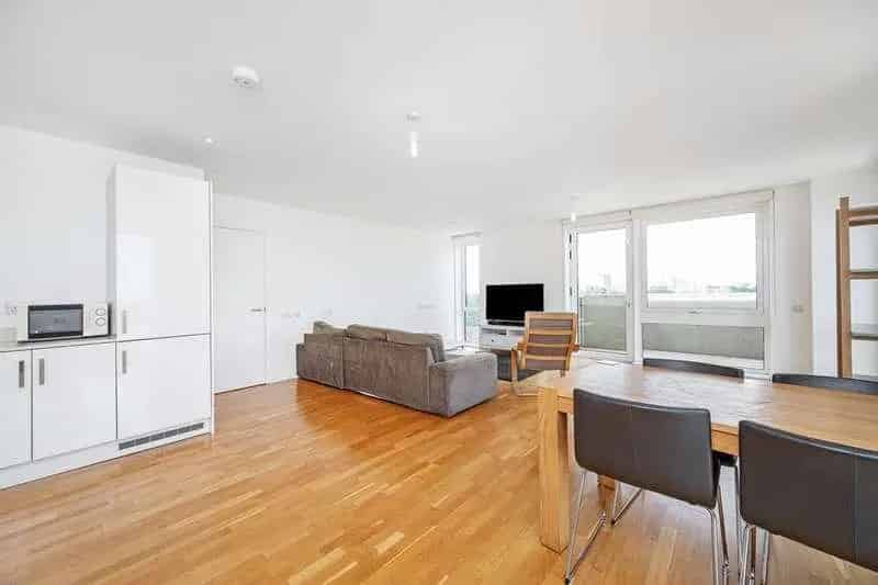 1 Bed Penthouse Apartment for Sale Near Stepney Green Station
