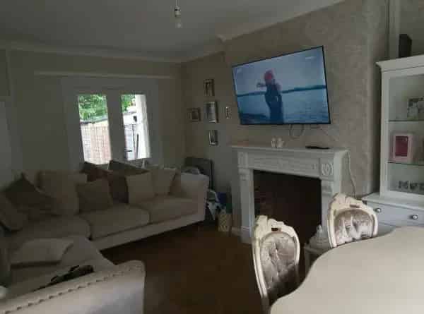 House with Wet Room, Drive & Large Garden - New Doors & Flooring