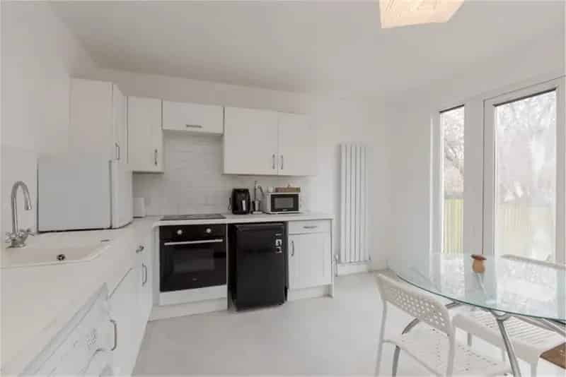 3 Bed Detached Bungalow with Garden and Driveway Parking