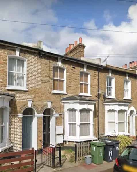 One Bedroom Flat - Potential Two Bedroom Conversion