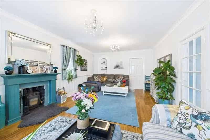 5 bed house for sale