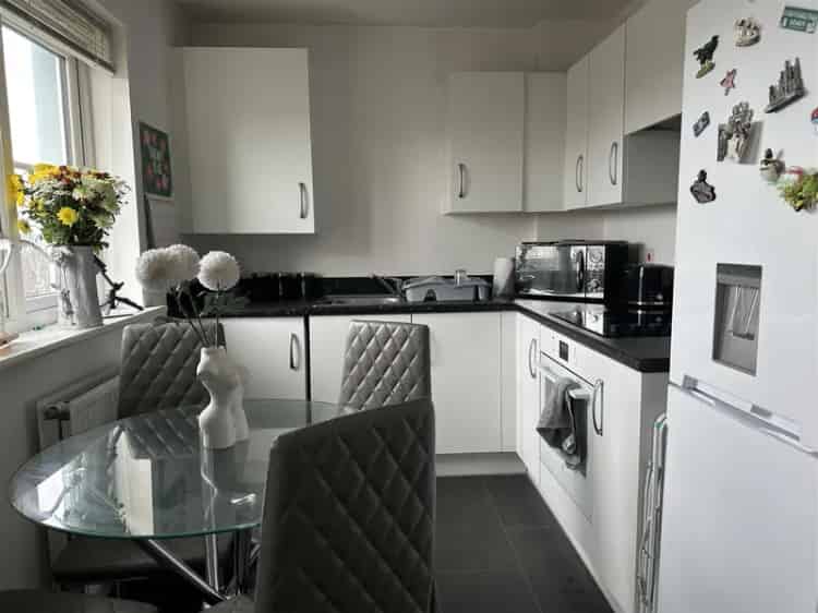 2 Bedroom Apartment House to Rent Paragon Park