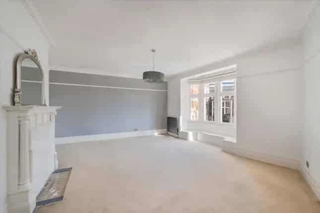 3-Bedroom Flat for Sale in Iverna Court Kensington W8