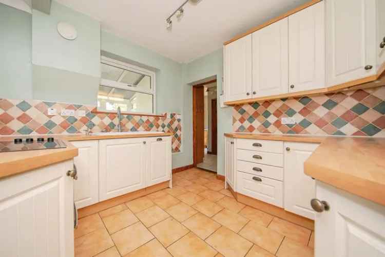 Five Bedroom Family Home in Hollesley with Garden and Garage