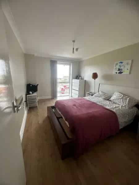1 Bedroom Flat with Lift, Secure Tenancy, Close to Amenities