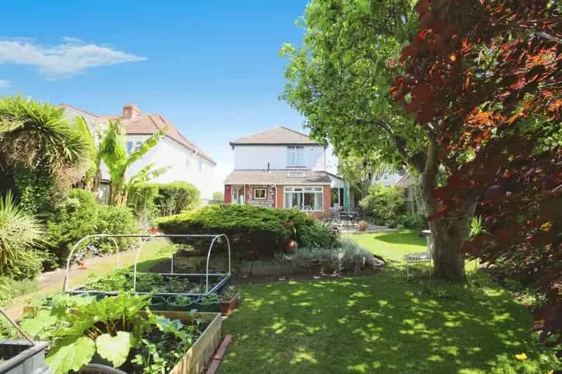 3 Bedroom Detached House Ham Green Bristol