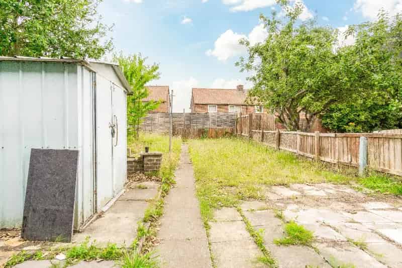 3 Bed House For Sale Near Town Centre