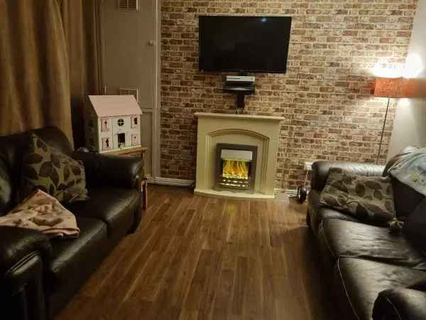 Flat For Rent in Gravesham, England