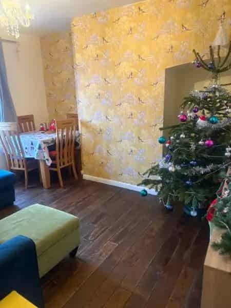 3 Bedroom House with Garden and Double Drive