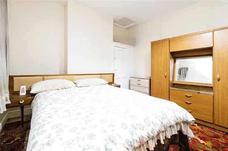 3 Bed Period Terrace House - Stratford - Modern Auction