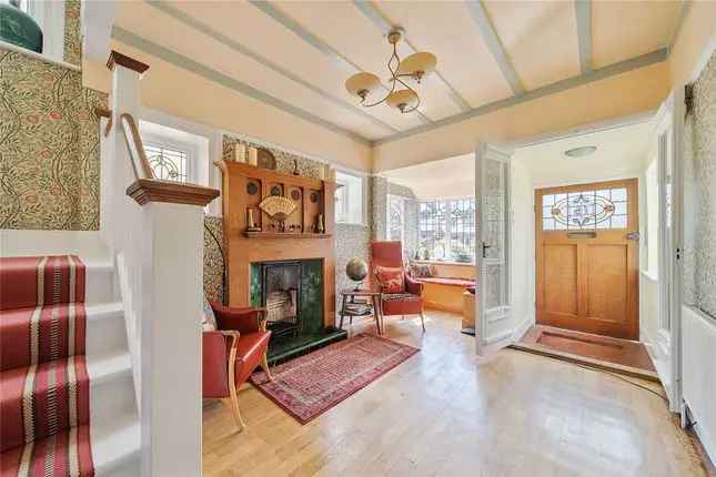 5/6 Bedroom Arts & Crafts House for Sale in Muswell Hill
