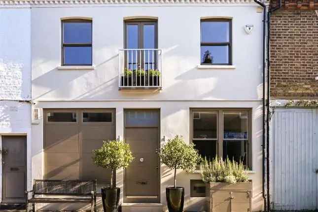 Four Bedroom Mews House Kensington London