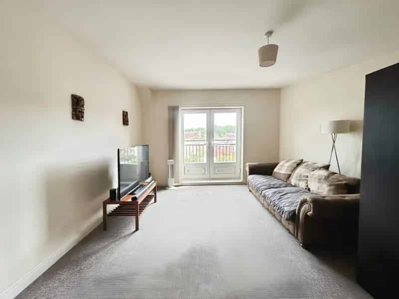 2 Bedroom Flat for Sale Near Amenities