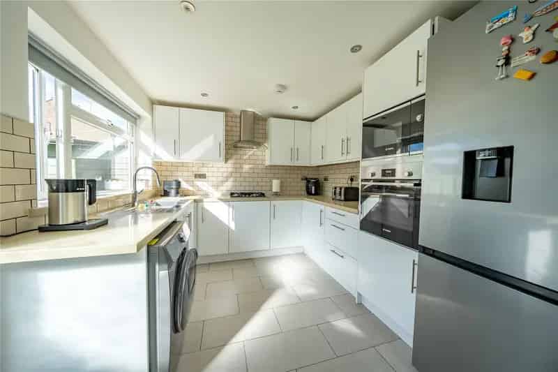 Two Bedroom House with Garden and Off-Street Parking