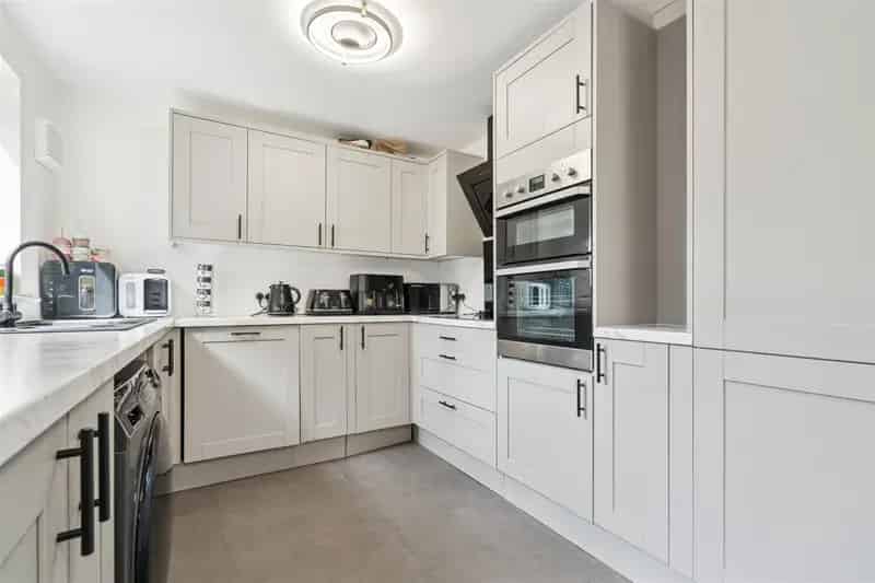 3 Bedroom Semi-Detached House for Rent South London