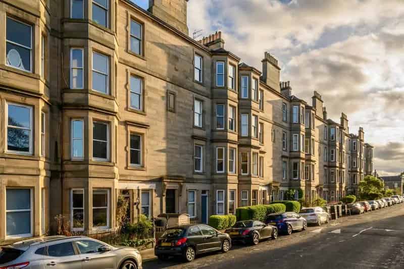 3 Bedroom Flat for Sale in Trinity Edinburgh