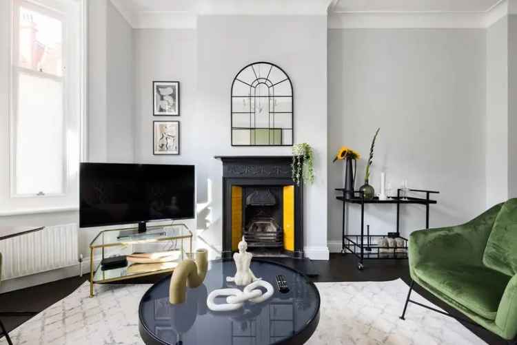 House For Sale in London, England