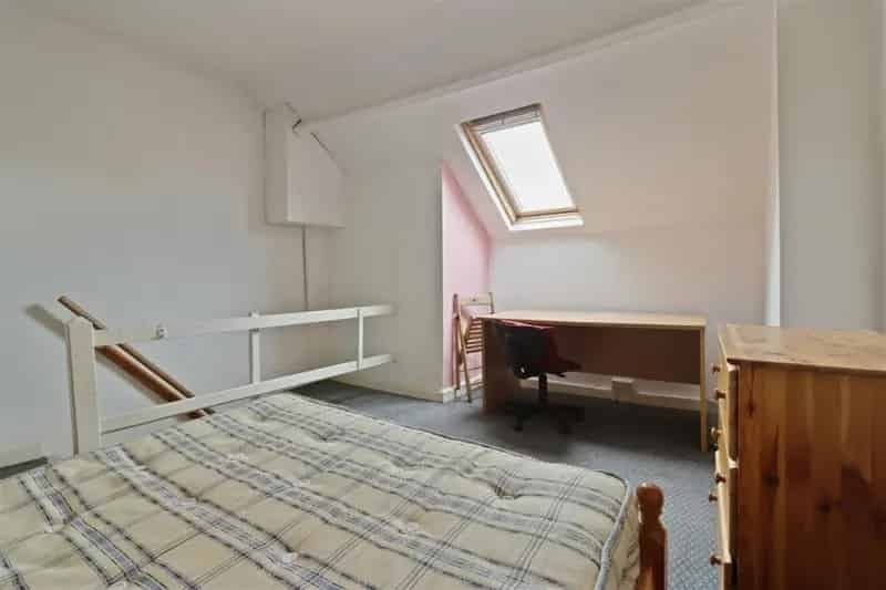 3 Bed Mid Terrace House For Sale