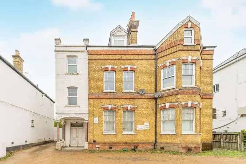 1 Bed Flat for Sale Recently Refurbished Chain Free