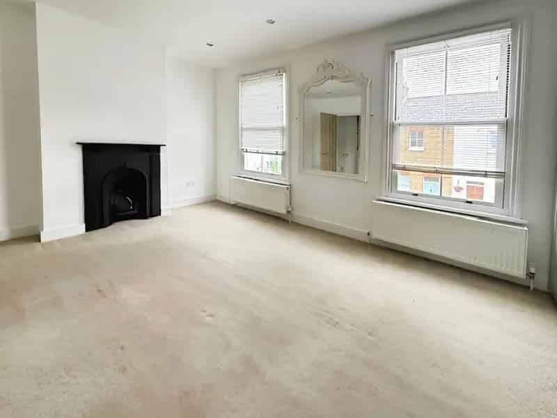 4 Bedroom Terraced House Windsor Town Centre