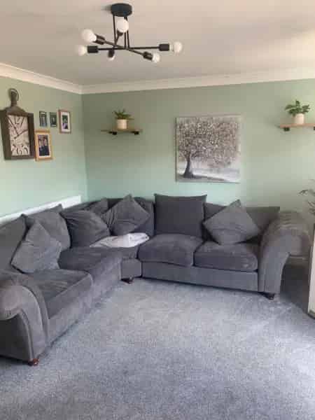 3 Bed Terrace House Near Schools and Shops