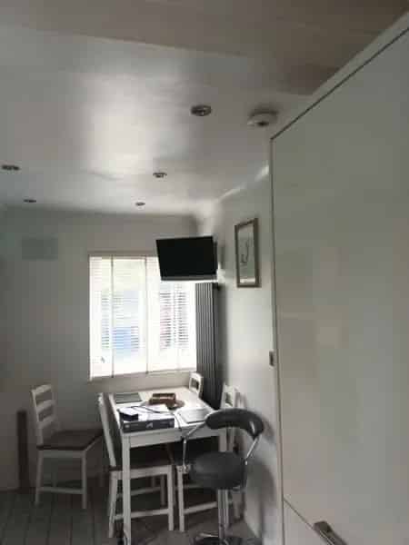 Large 2 Bed House with Garden and Conservatory