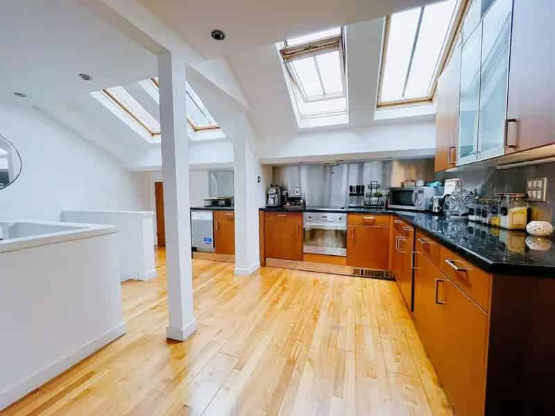 2 Bedroom Duplex Apartment To Let With Parking