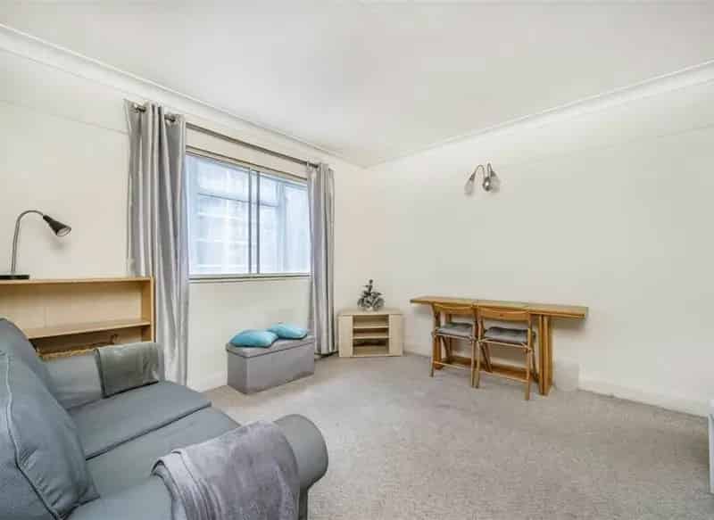 Pimlico One-Bedroom Apartment near Shops and Tube Station
