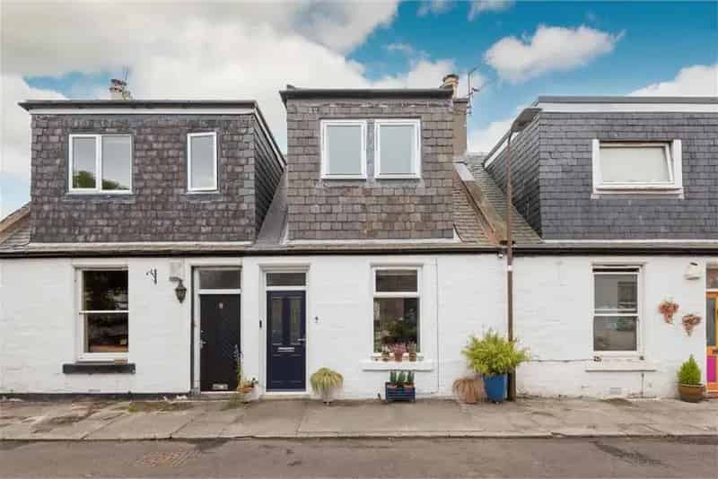2 Bed Cottage Cockenzie Deceptively Spacious South Facing Garden