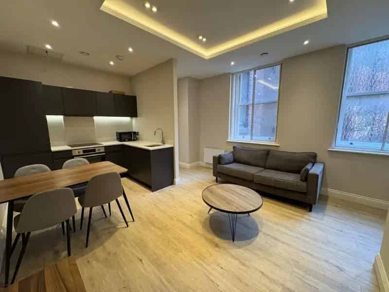 2 Bedroom Flat To Rent Available 11072025