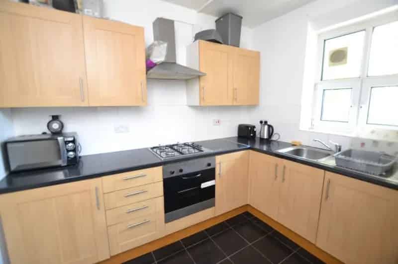 2 Bedroom Flat for Sale London SE11 New China Walk Estate