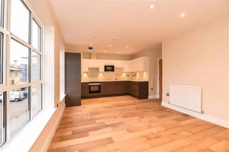 Refurbished One-Bed Apartment in Chiswick with Great Transport Links