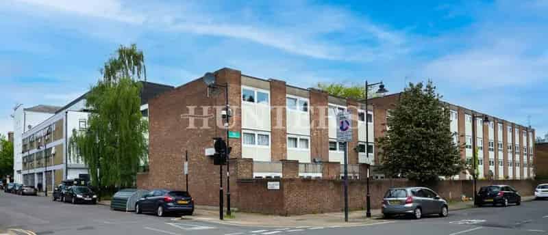 4 bedroom House
 To Let