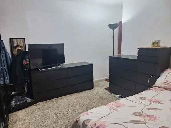 3 Semi-Detached Houses Near Schools and Amenities