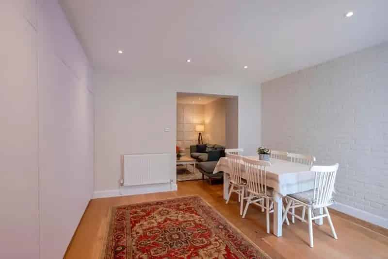2 Bedroom House with Garden and Basement Near South Bank