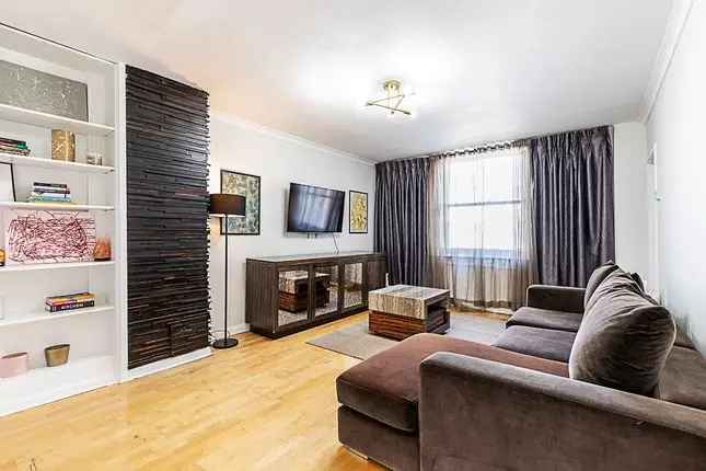 Flat to rent in Linden Gardens, London W2